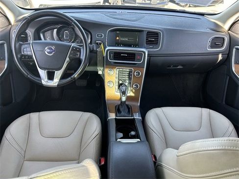 Used 2016 Volvo S60 T5 Premier image 16