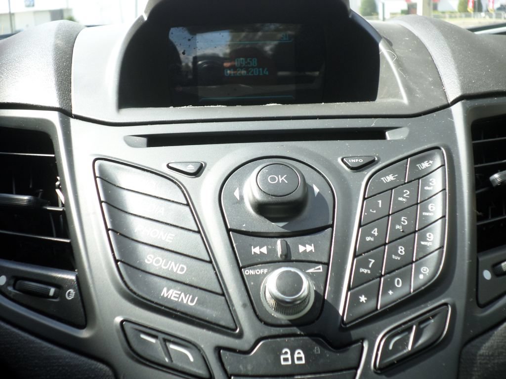 Used 2014 Ford Fiesta SE FWD image 30