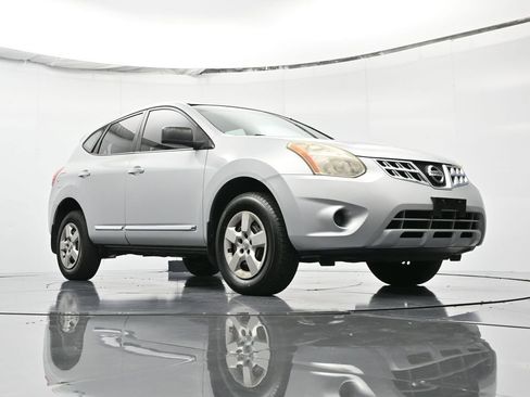 Used 2013 Nissan Rogue S image 47