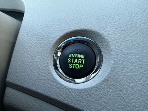 Used 2011 Toyota Avalon Limited image 19