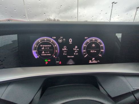 Certified 2025 Volkswagen Tiguan SE w/ Panoramic Sunroof Package image 18