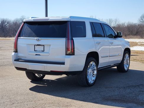 Used 2020 Cadillac Escalade Platinum image 6
