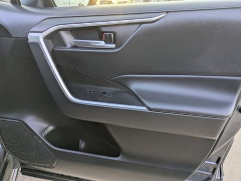 Used 2022 Toyota RAV4 XLE w/ Convenience Package image 34