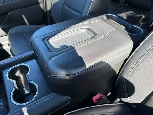 Used 2022 GMC Yukon SLT w/ SLT Premium Package AWD/4WD image 23