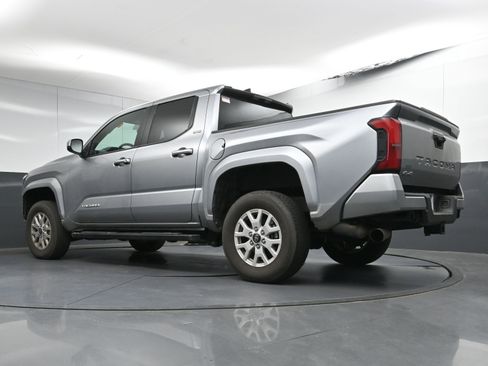 Certified 2025 Toyota Tacoma SR5 image 32