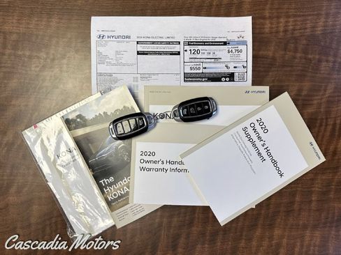 Used 2020 Hyundai Kona Limited w/ Cargo Package FWD image 2