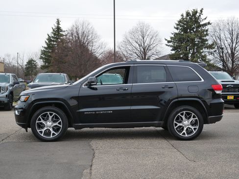 Used 2018 Jeep Grand Cherokee Limited image 4