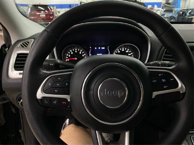 Used 2018 Jeep Compass Sport AWD/4WD image 22