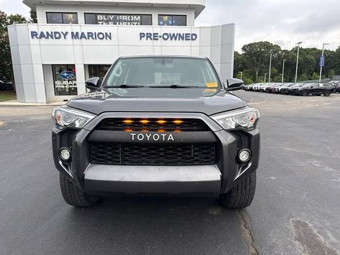 Used 2019 Toyota 4Runner SR5 Premium AWD/4WD image 2