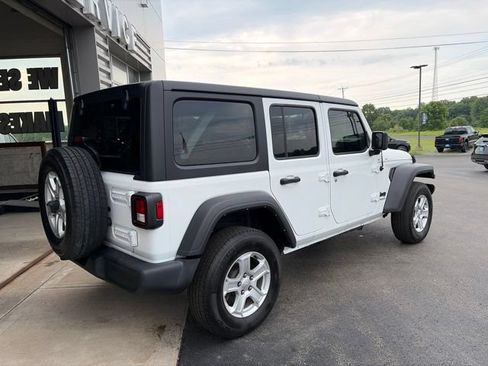 Used 2022 Jeep Wrangler Unlimited Sport AWD/4WD image 3
