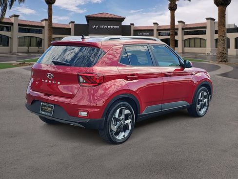 Certified 2022 Hyundai Venue SEL FWD image 8