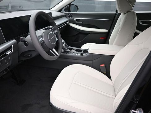 New 2025 Hyundai Sonata SE image 9