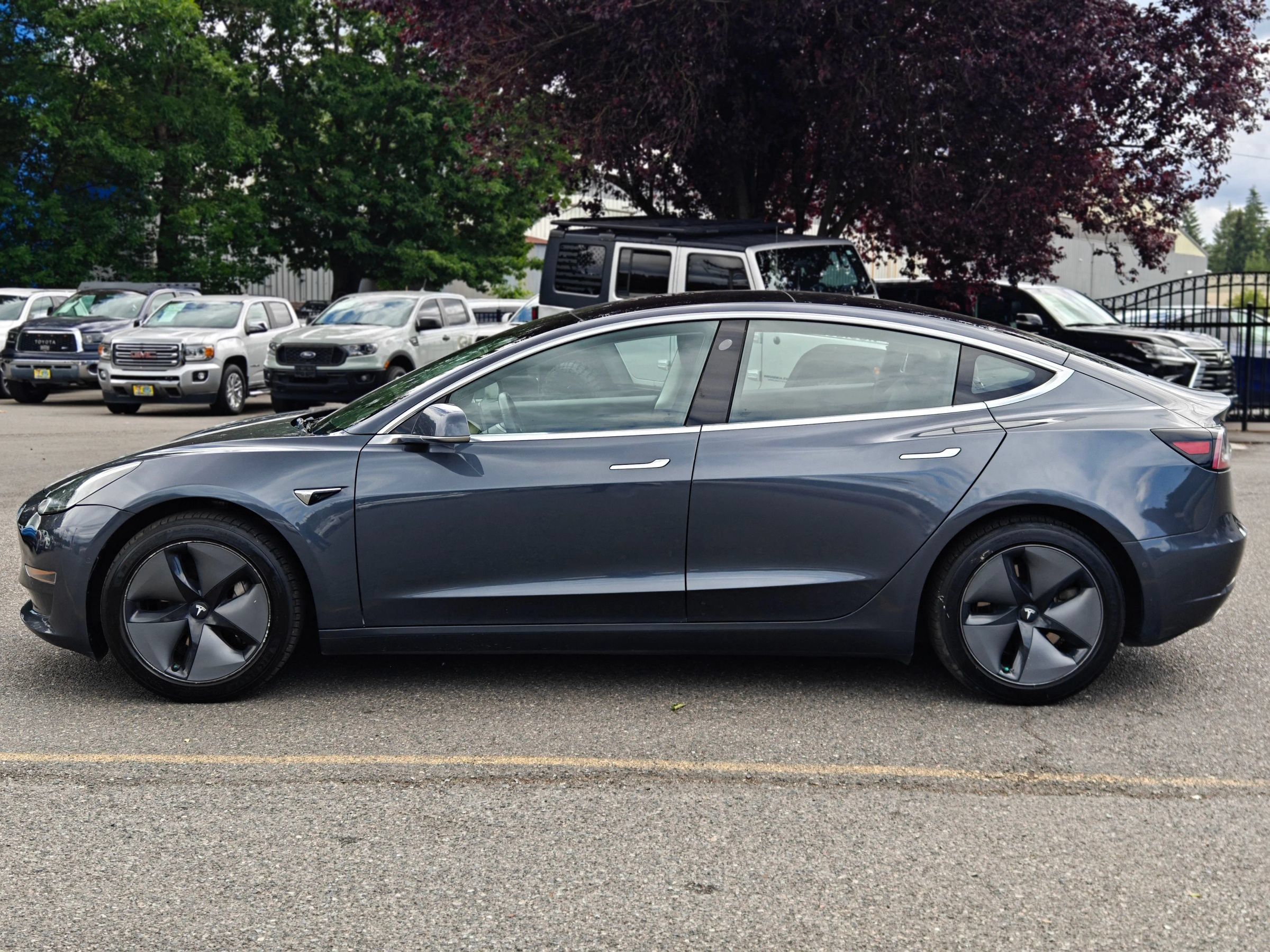 Used 2018 Tesla Model 3 Long Range RWD image 8