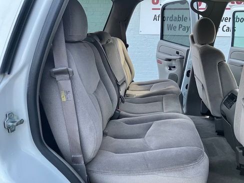 Used 2004 GMC Yukon SLE image 10