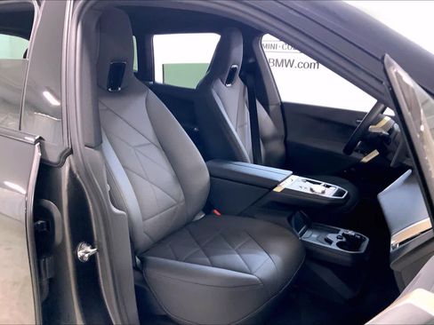 Used 2023 BMW iX xDrive50 w/ Premium Package AWD/4WD image 8