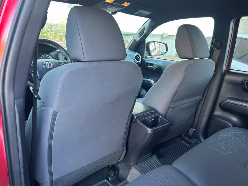 Used 2017 Toyota Tacoma TRD Sport w/ Tow Package RWD image 12