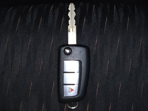 Used 2017 Nissan Rogue S image 32