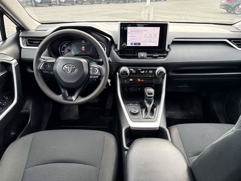 Used 2024 Toyota RAV4 LE AWD/4WD image 16