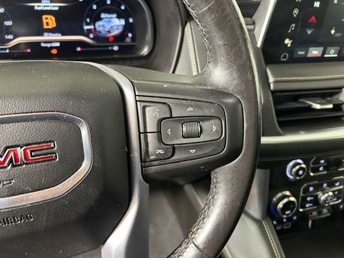Used 2023 GMC Yukon XL SLT image 17