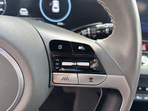 Used 2025 Hyundai Elantra SEL image 10