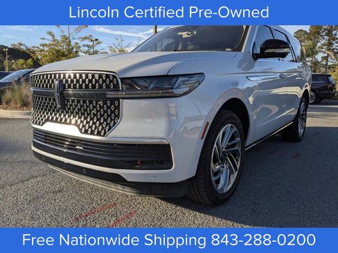 Certified 2025 Lincoln Navigator Reserve image 8