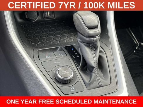 Used 2024 Toyota RAV4 XLE AWD/4WD image 22