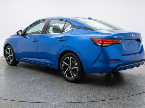 Used 2025 Nissan Sentra SV image 6