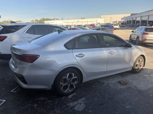 Used 2019 Kia Forte LXS FWD image 4