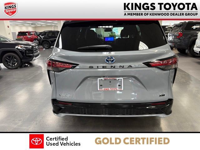 Used 2025 Toyota Sienna XSE AWD/4WD image 7