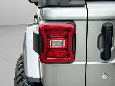 Used 2020 Jeep Wrangler Unlimited Sahara w/ Uconnect 4C Nav & Sound Group image 7