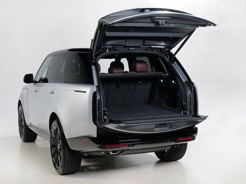 New 2025 Land Rover Range Rover SE image 21