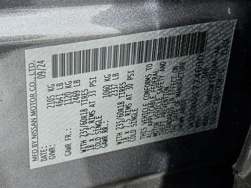 Used 2025 Nissan Rogue SV w/ SV Premium Package image 12