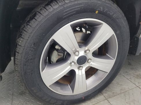 Used 2017 Jeep Compass High Altitude FWD image 31