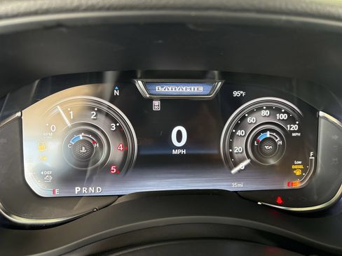New 2026 RAM 3500 Laramie AWD/4WD image 33