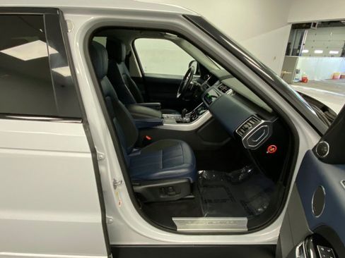 Used 2019 Land Rover Range Rover Sport Supercharged AWD/4WD image 22