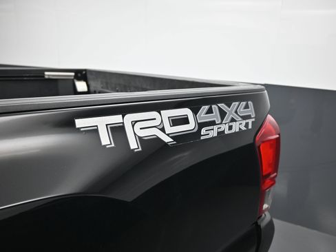 Used 2017 Toyota Tacoma TRD Sport image 21