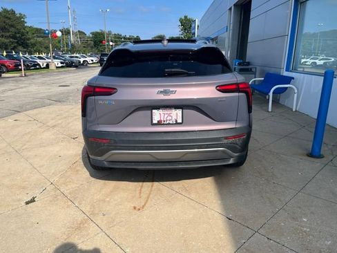 Used 2024 Chevrolet Blazer EV LT AWD/4WD image 6