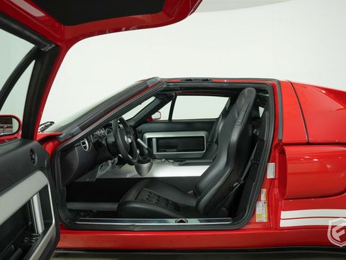 Used 2005 Ford GT image 19