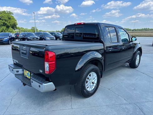 Used 2015 Nissan Frontier SV w/ SV Value Truck Package RWD image 4