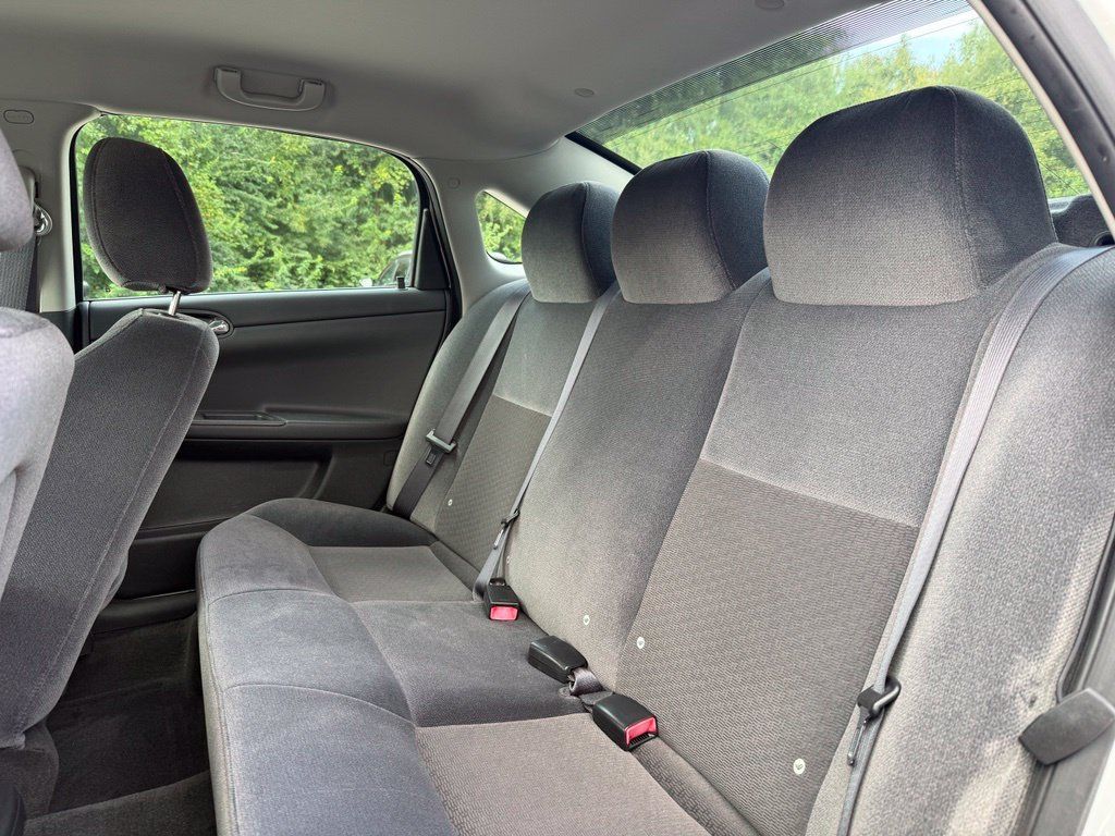 Used 2011 Chevrolet Impala LS FWD image 10