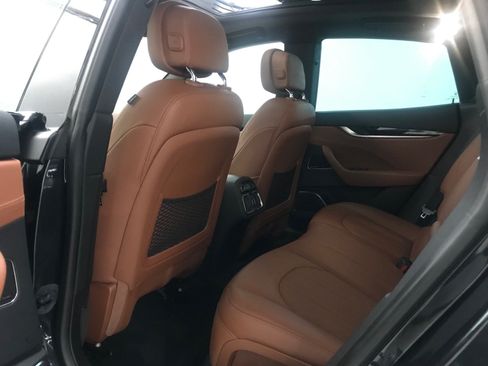 Used 2023 Maserati Levante GT AWD/4WD image 11