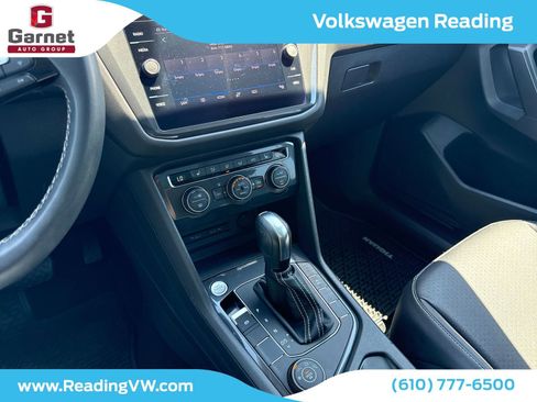 Used 2021 Volkswagen Tiguan SE w/ Panoramic Sunroof Package AWD/4WD image 18