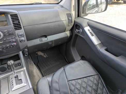 Used 2011 Nissan Pathfinder Silver w/ Protection Pkg image 16