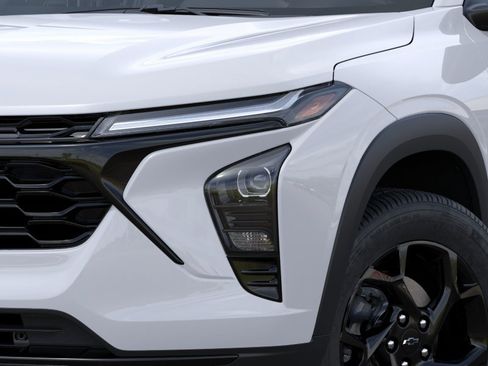 Used 2026 Chevrolet Trax LT w/ Midnight Edition FWD image 39