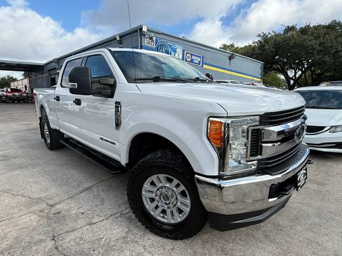 Used 2019 Ford F350 XLT AWD/4WD image 1