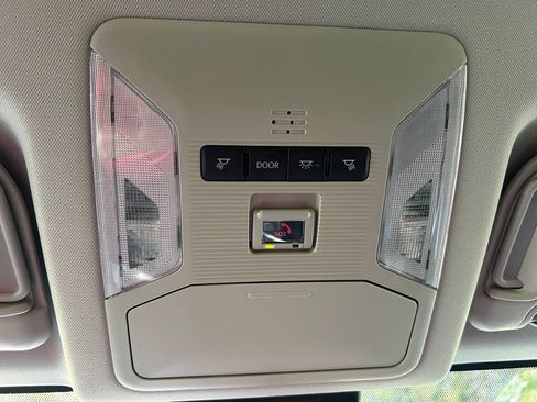 Used 2024 Toyota RAV4 XLE FWD image 29