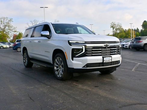 Used 2026 Chevrolet Suburban Premier w/ Sun And Tow Package image 19