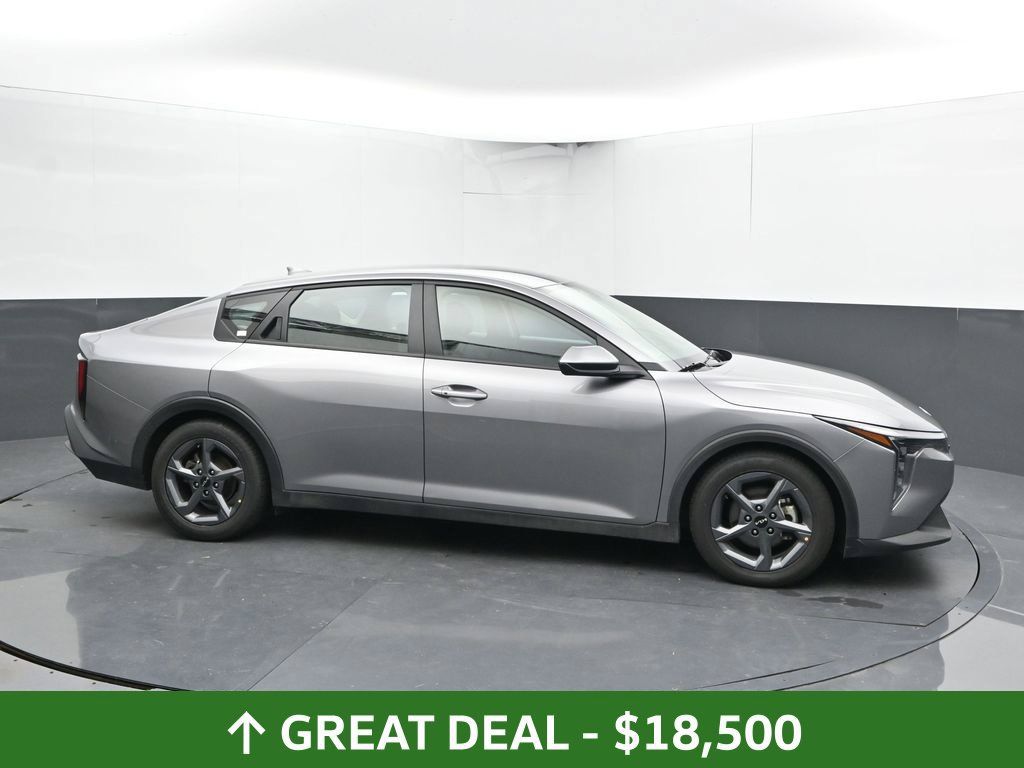 Used 2025 Kia K4 FWD image 5