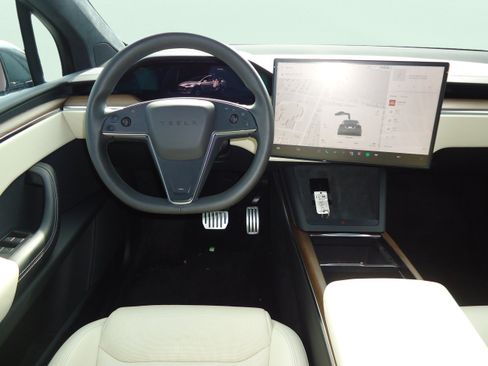 Used 2023 Tesla Model X AWD/4WD image 11
