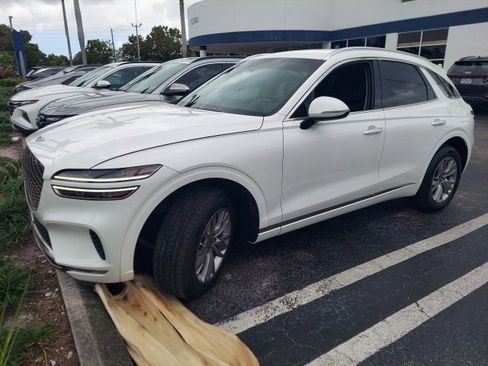 Used 2022 Genesis GV70 2.5T image 1